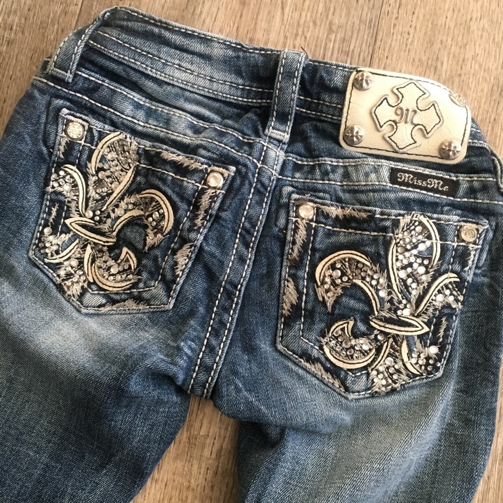 Girls size 7 Miss Me Jeans.  Super cute!